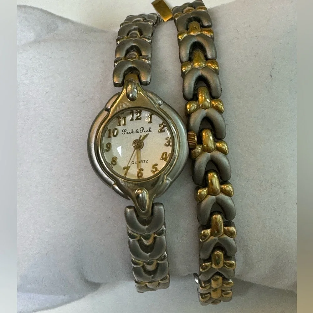 Vintage Peck & Peck Ladies Gold & Silver Tone Watch & Bracelet Set PCP4249